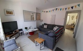 'Pavilion Cottage' Next To Gorleston Beach With Sea Views - Pet Friendly!